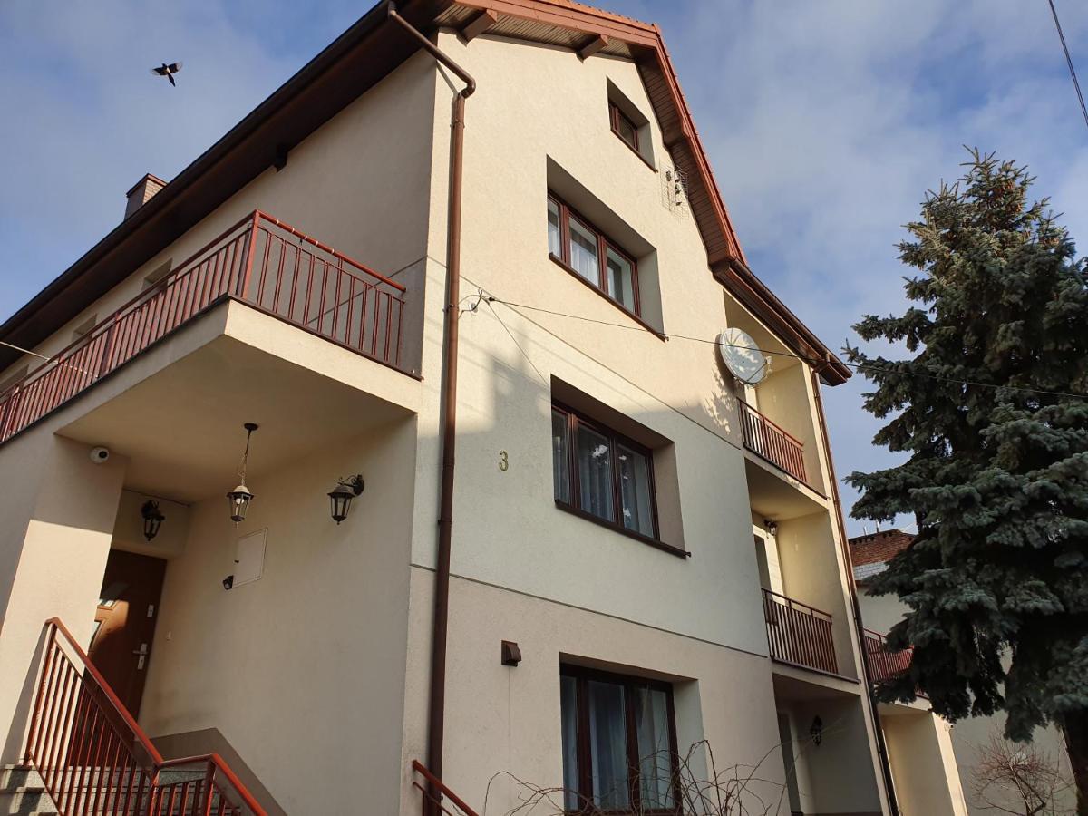 Hostel Mleczna - Metro Zacisze Varsovia Exterior foto