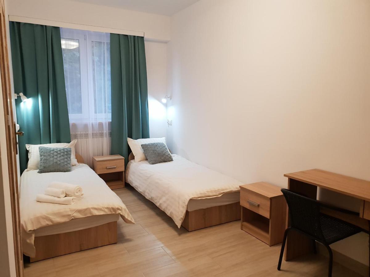 Hostel Mleczna - Metro Zacisze Varsovia Exterior foto